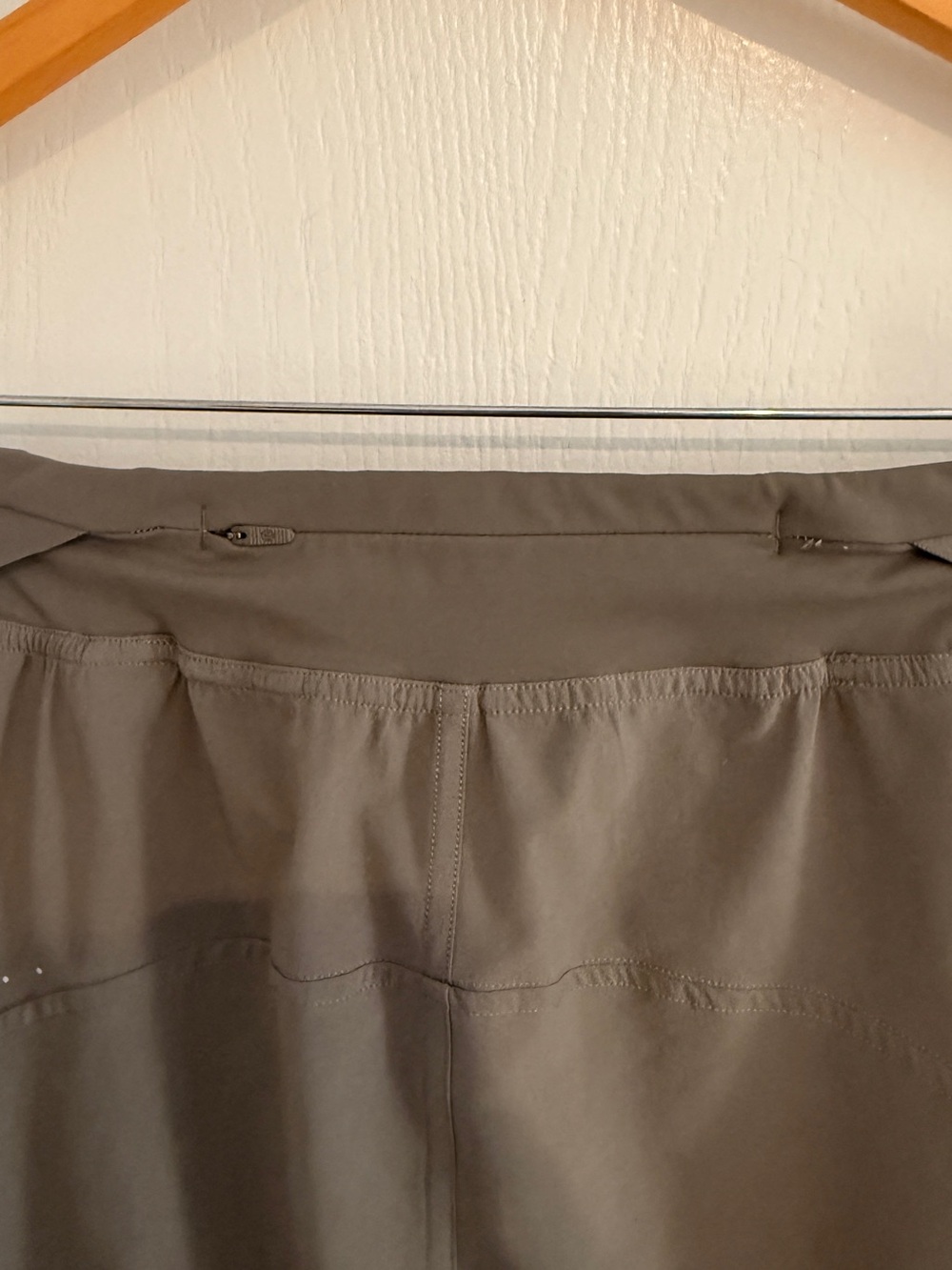 lululemon athletica Taupe Adapted state Pull-On Jogger Pants air flow - Picture 4 of 6